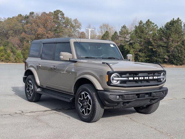 2025 Ford Bronco Outer Banks 4-Door 4WD