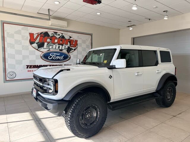 2025 Ford Bronco Outer Banks 4-Door 4WD