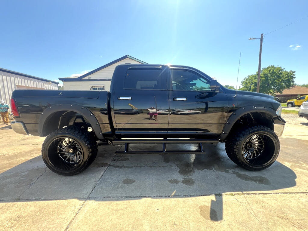 2014 RAM 1500 SLT Crew Cab 4WD