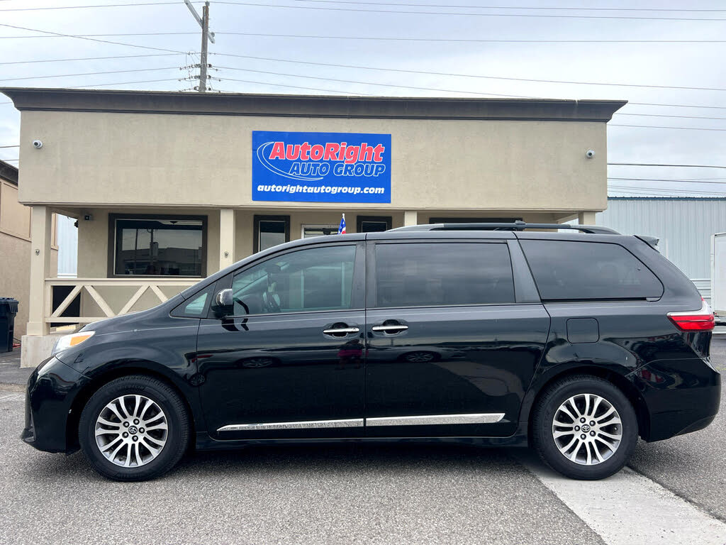 2019 Toyota Sienna Limited Premium 7-Passenger FWD