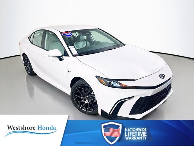 2025 Toyota Camry SE FWD