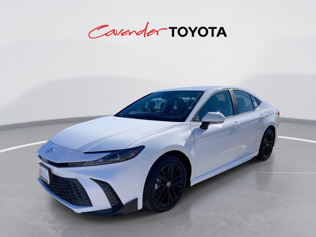 2026 Toyota Camry SE FWD
