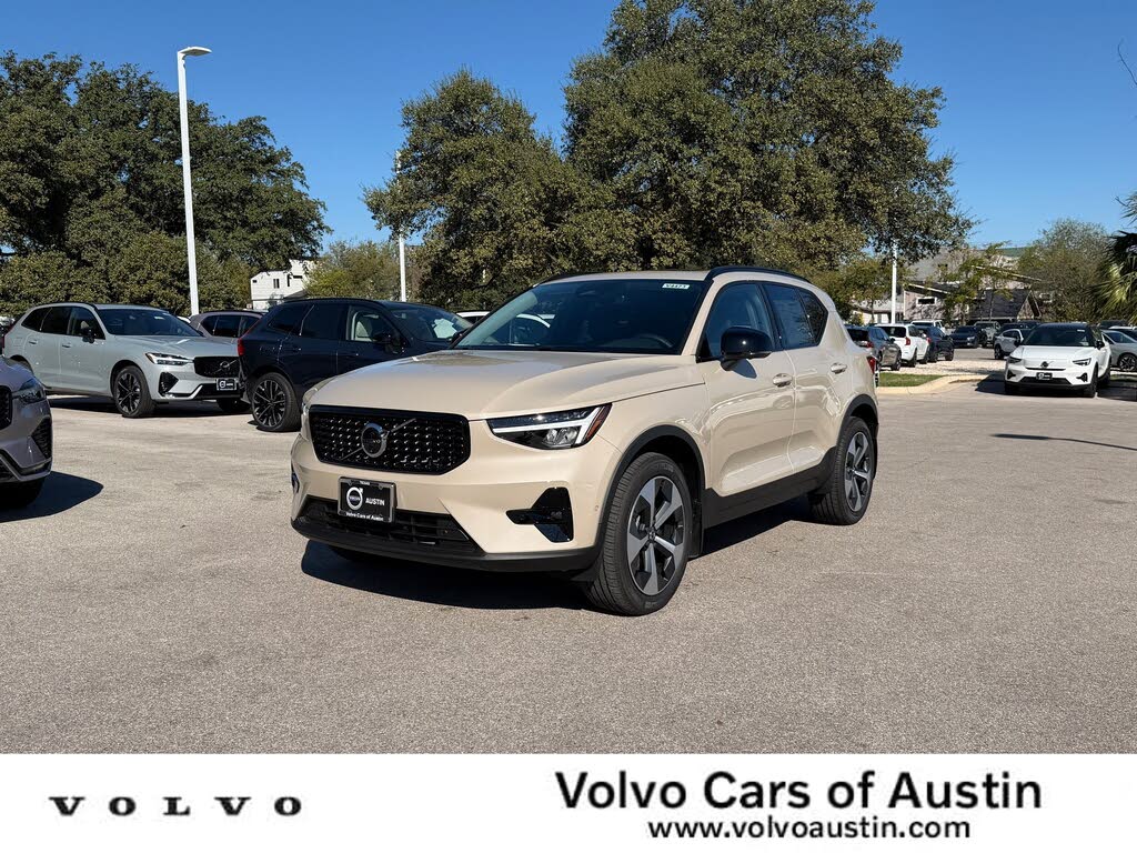 2026 Volvo XC40 B4 Plus FWD