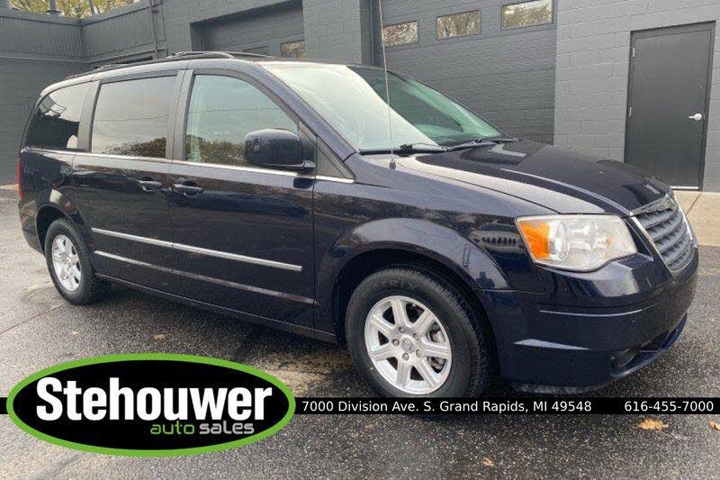 2010 Chrysler Town & Country Touring Plus FWD