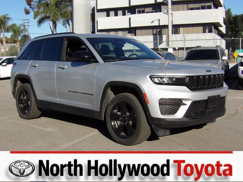 2022 Jeep Grand Cherokee Altitude 4WD