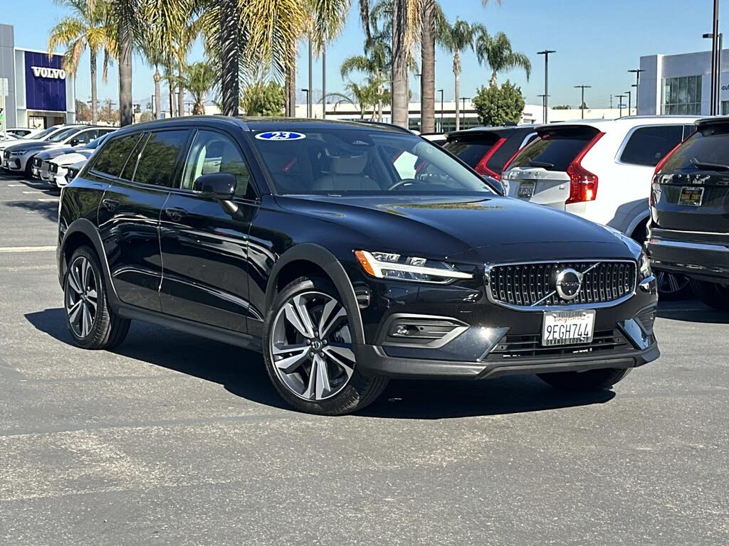 2023 Volvo V60 Cross Country B5 Plus AWD