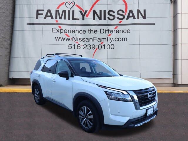 2024 Nissan Pathfinder SL 4WD