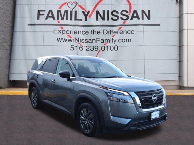 2024 Nissan Pathfinder S 4WD