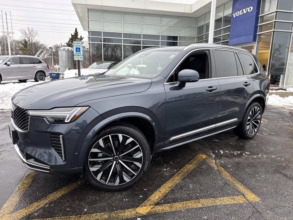 2025 Volvo XC90 B6 Plus Bright Theme 7-Passenger AWD