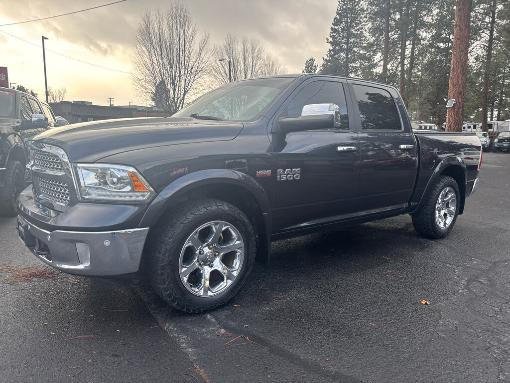 2017 RAM 1500 Laramie Crew Cab 4WD
