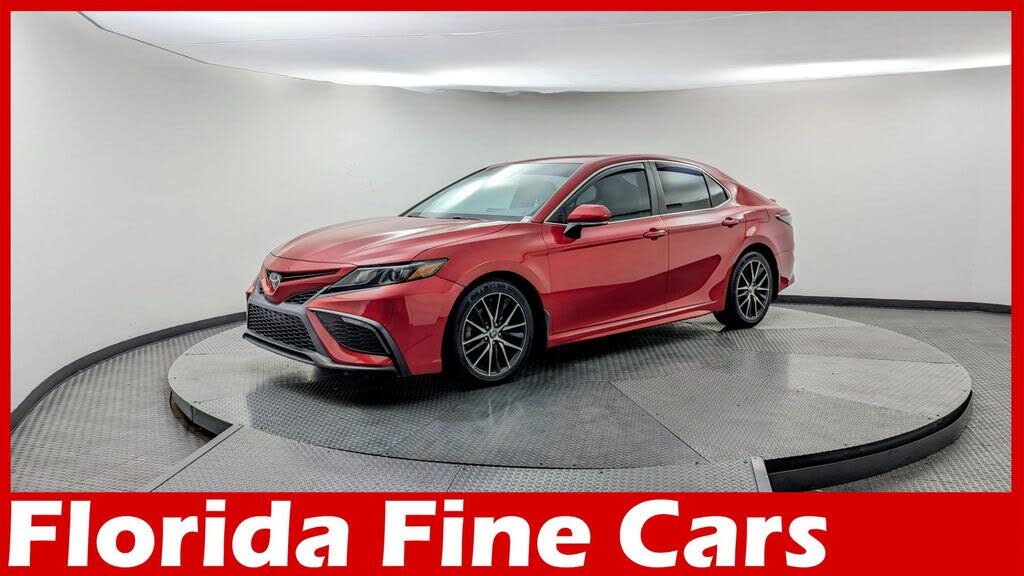 2022 Toyota Camry SE FWD