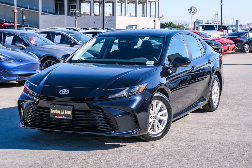 2025 Toyota Camry LE FWD
