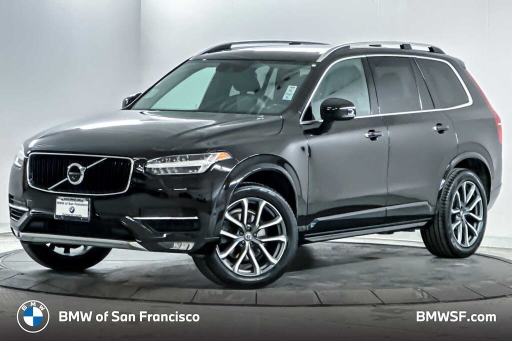 2017 Volvo XC90 T6 Momentum AWD