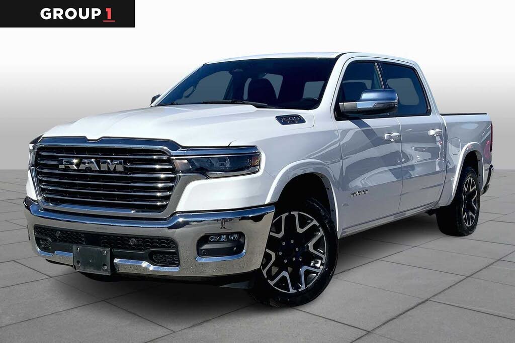 2025 RAM 1500 Laramie Crew Cab 4WD
