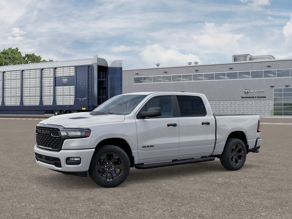 2026 RAM 1500 Express Crew Cab 4WD