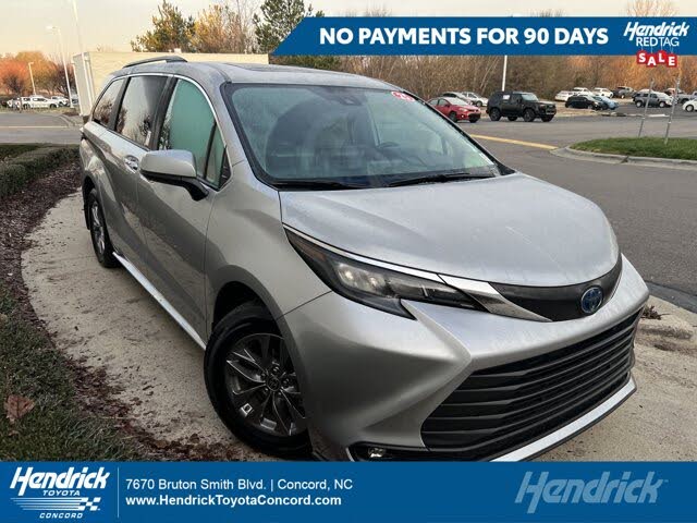 2025 Toyota Sienna XLE 7-Passenger FWD