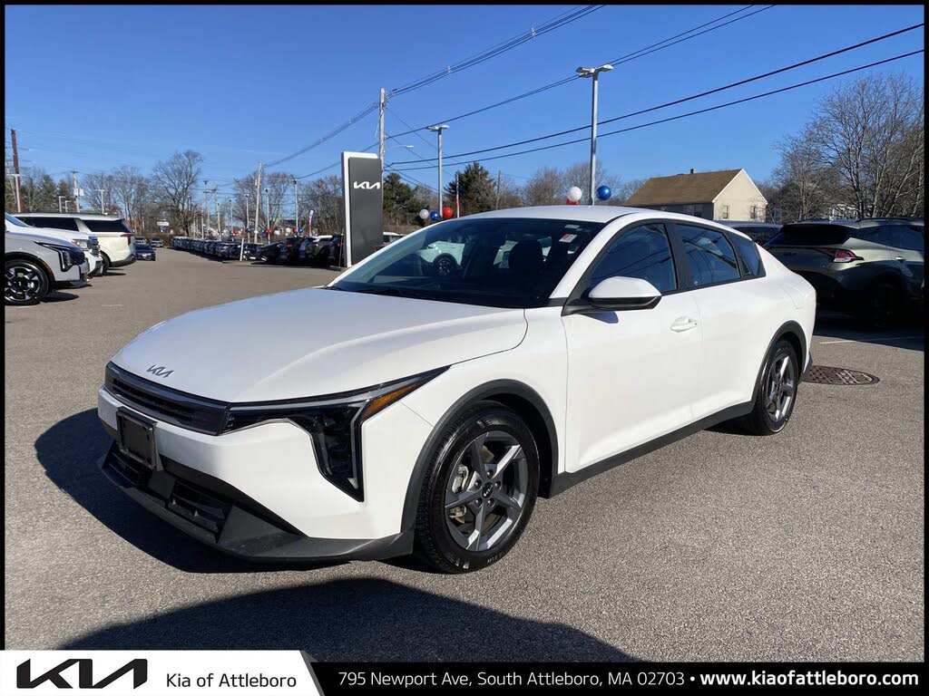2025 Kia K4 LXS FWD