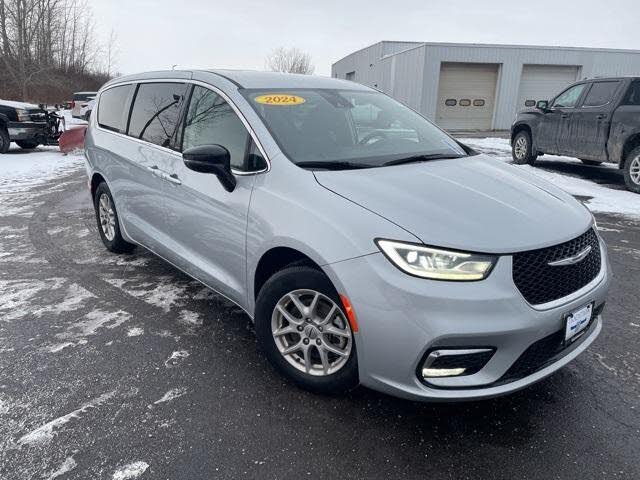 2024 Chrysler Pacifica Touring L FWD