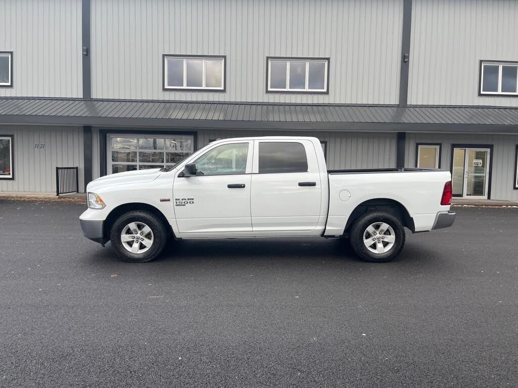 2023 RAM 1500 Classic SLT Crew Cab 4WD
