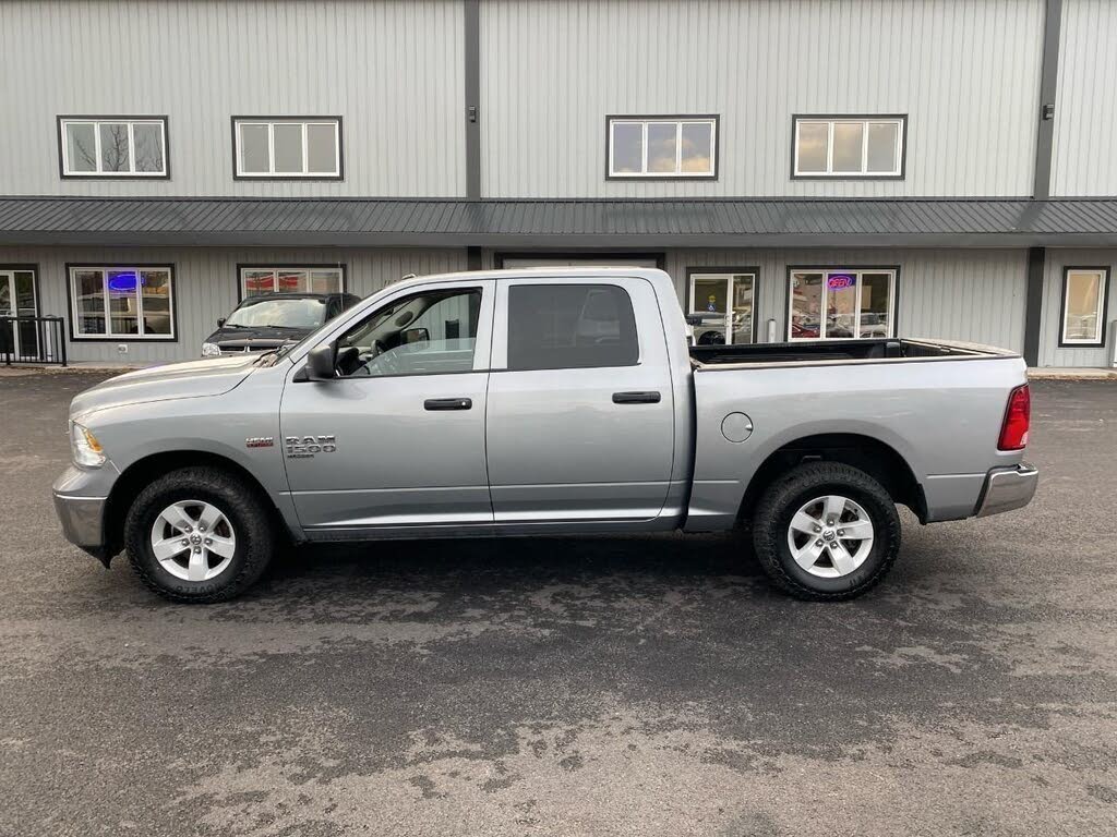 2023 RAM 1500 Classic SLT Crew Cab 4WD