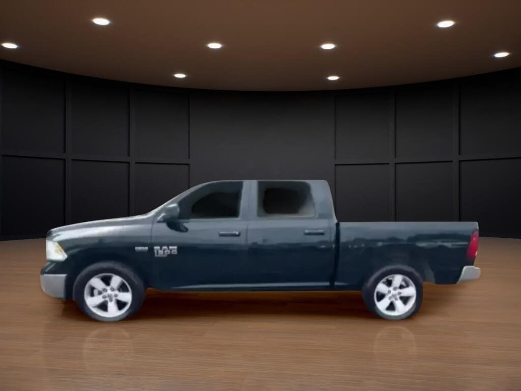 2023 RAM 1500 Classic SLT Crew Cab 4WD