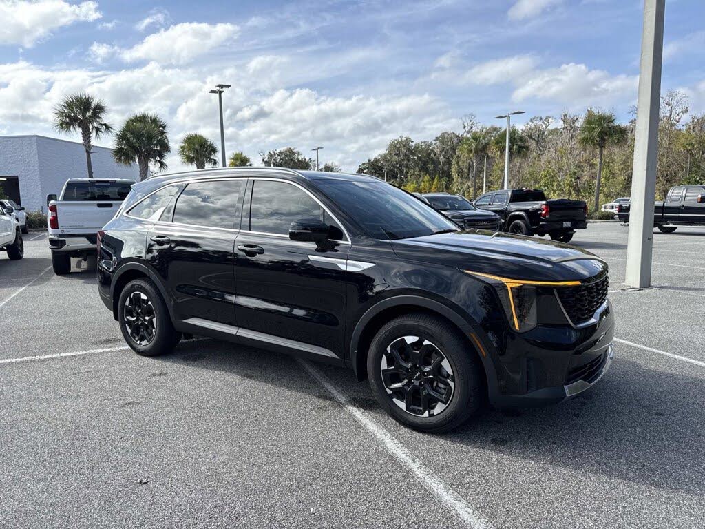 2025 Kia Sorento S FWD