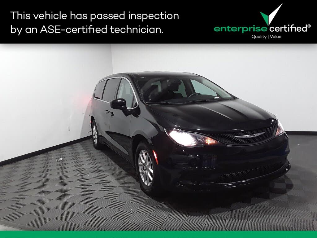 2023 Chrysler Voyager LX FWD