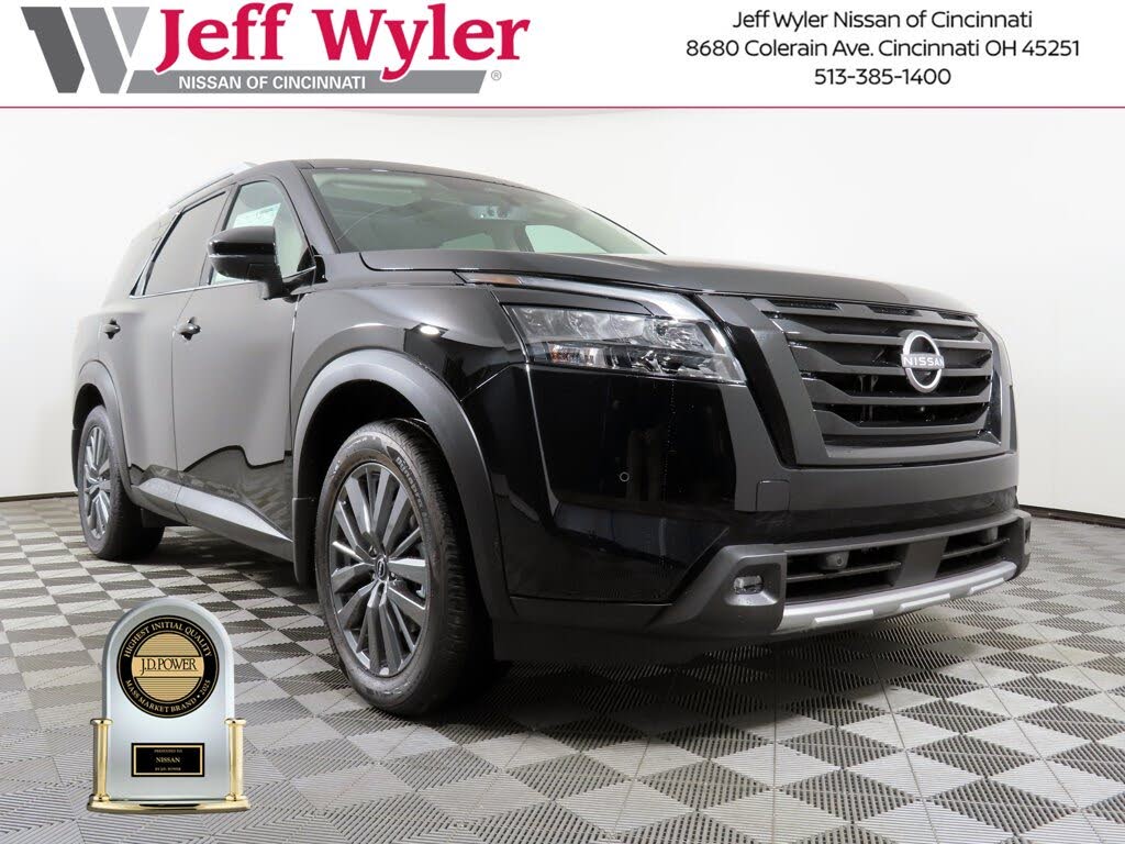 2025 Nissan Pathfinder SL 4WD