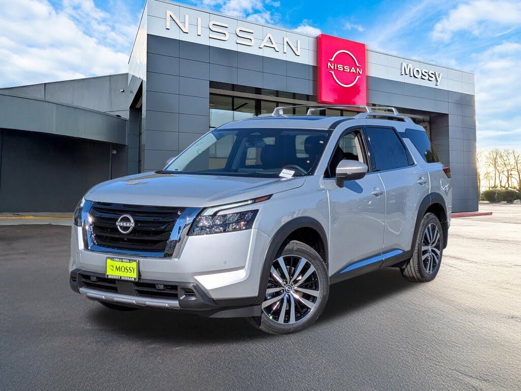 2025 Nissan Pathfinder Platinum FWD