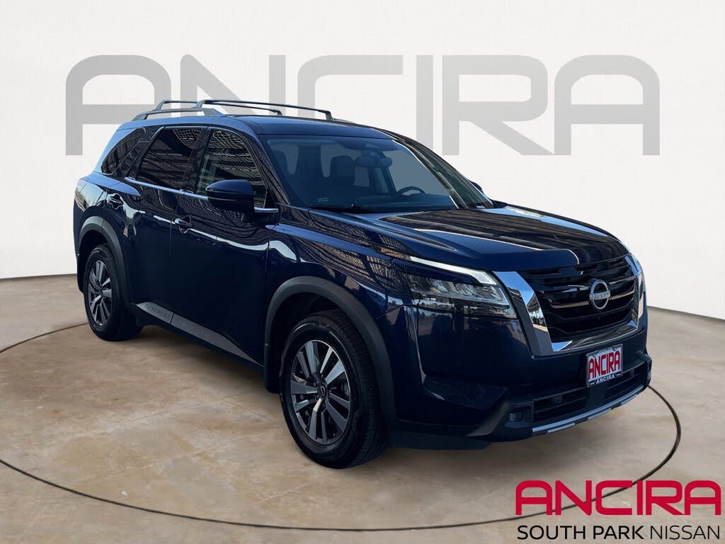 2022 Nissan Pathfinder SL FWD