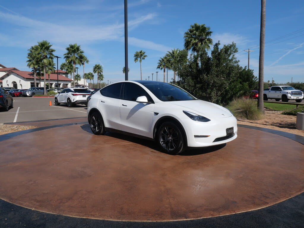 2025 Tesla Model Y Long Range AWD