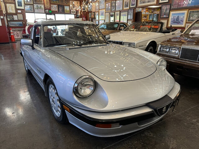 1987 Alfa Romeo Spider Quadrifoglio RWD