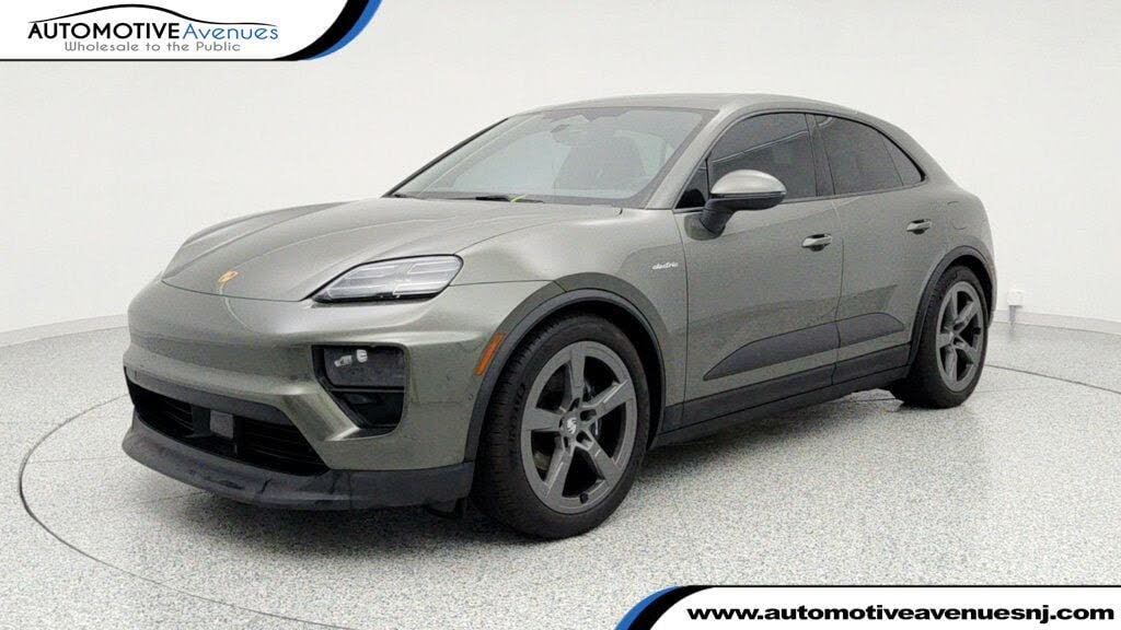 2025 Porsche Macan AWD