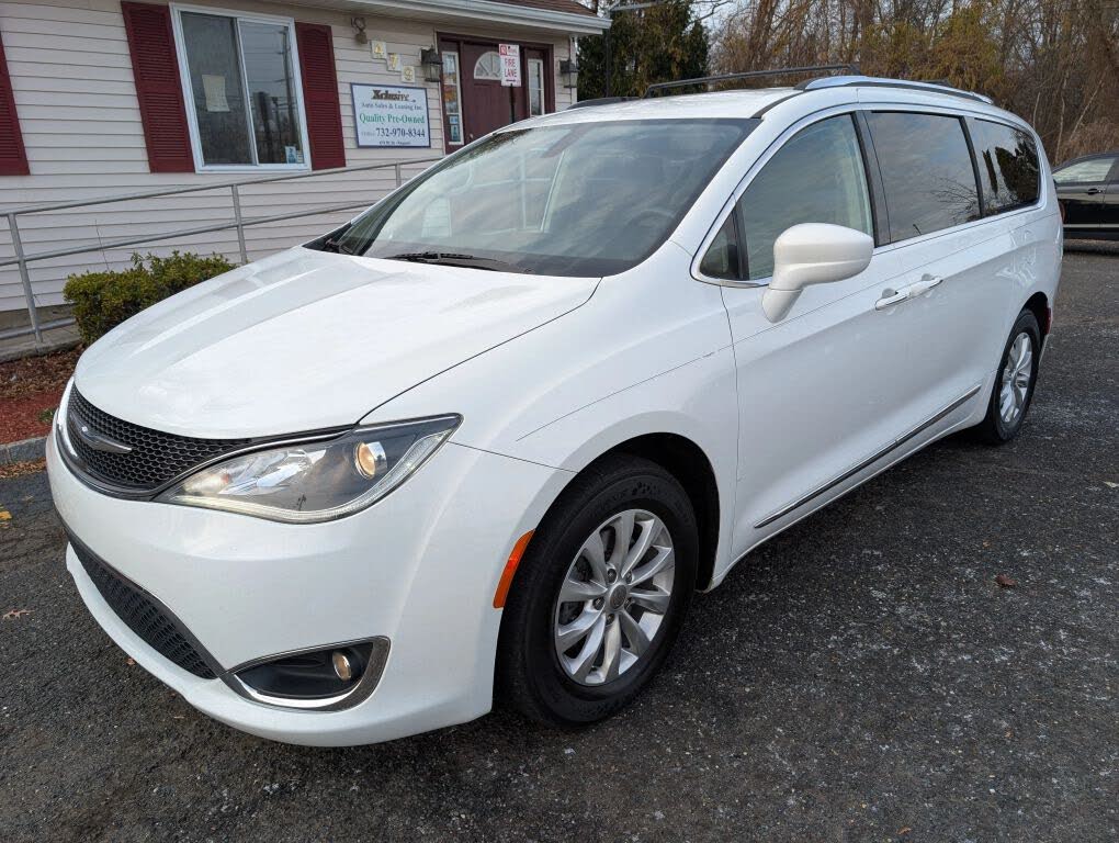 2018 Chrysler Pacifica Touring L FWD