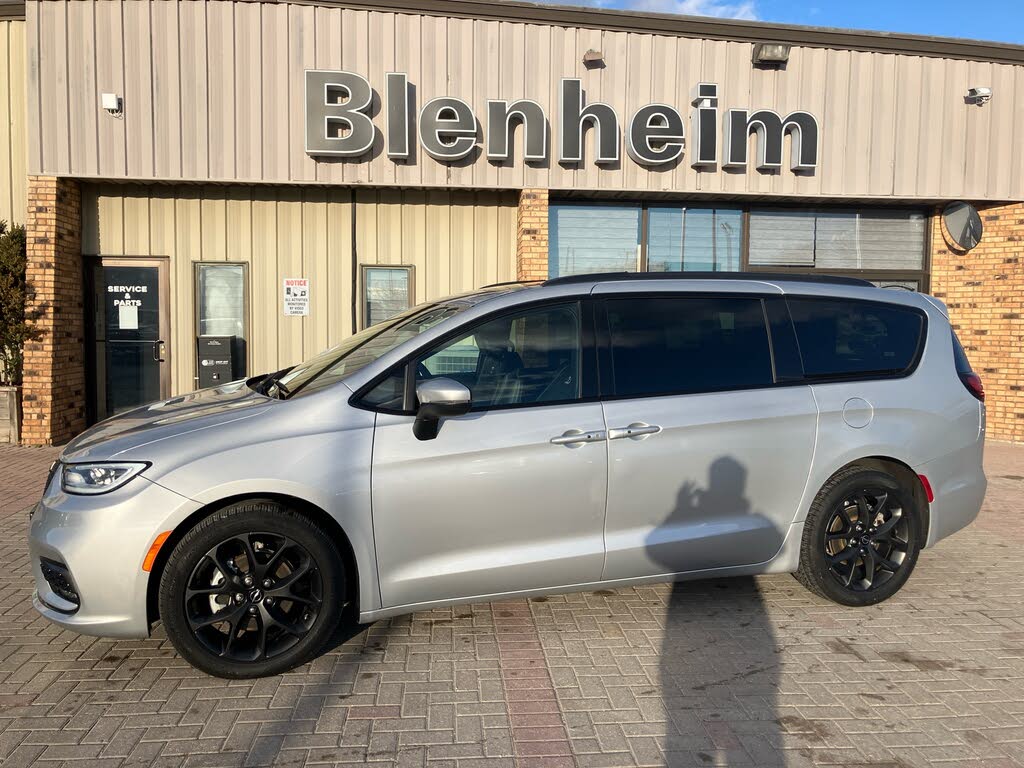 2023 Chrysler Pacifica Touring L FWD
