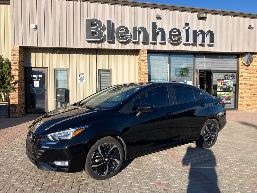Nissan Versa SR FWD 2024