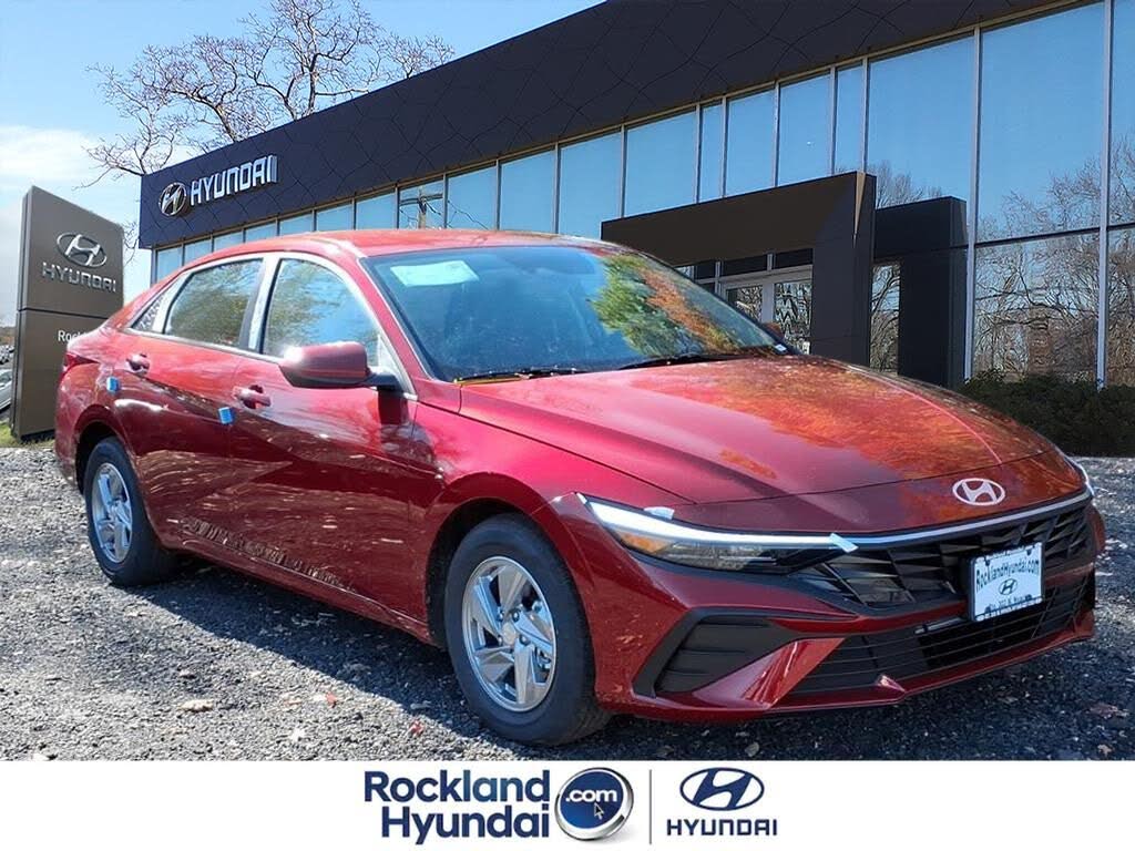 2025 Hyundai Elantra SE FWD