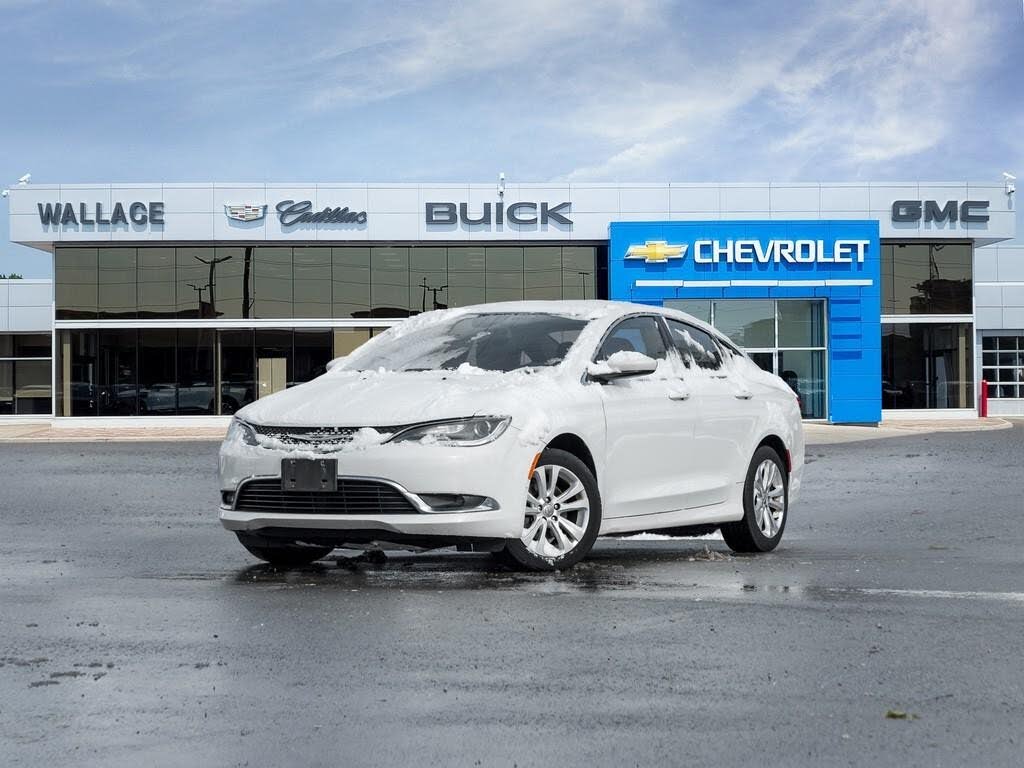 Chrysler 200 Limited Sedan FWD 2015