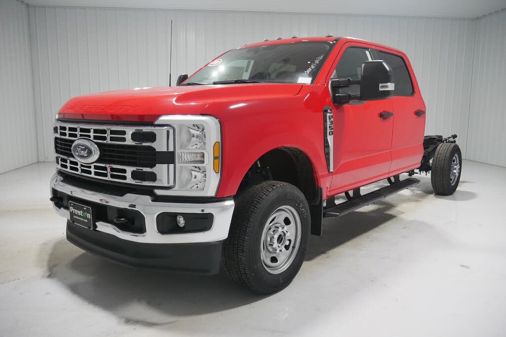 2024 Ford F-350 Super Duty Chassis
