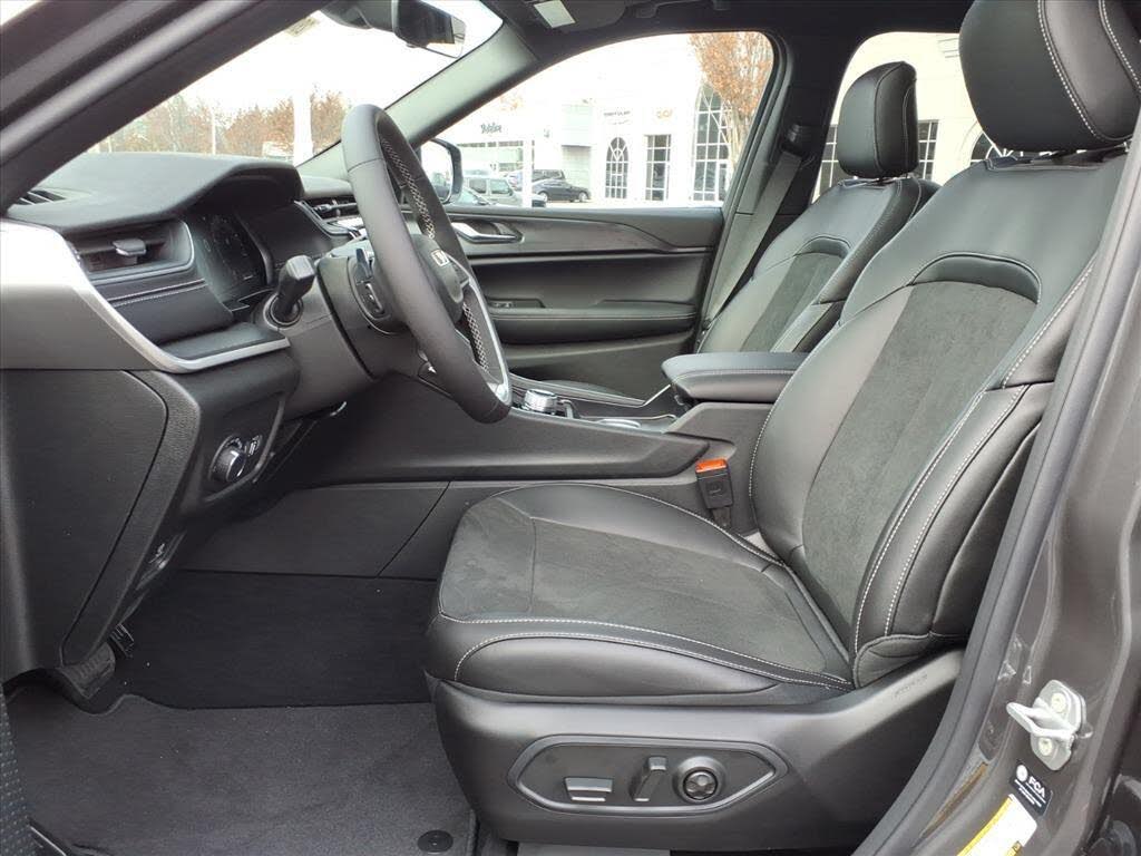 2025 Jeep Grand Cherokee L Altitude X 4WD