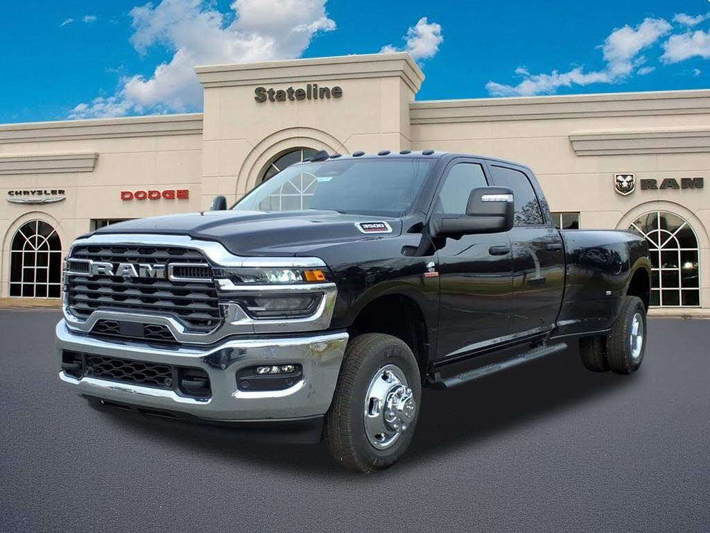 2026 RAM 3500 Tradesman Crew Cab LB DRW 4WD