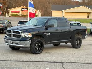 RAM 1500 Classic SLT Crew Cab RWD