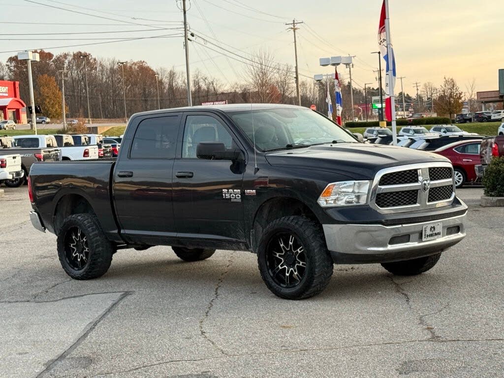 2019 RAM 1500 Classic SLT Crew Cab RWD