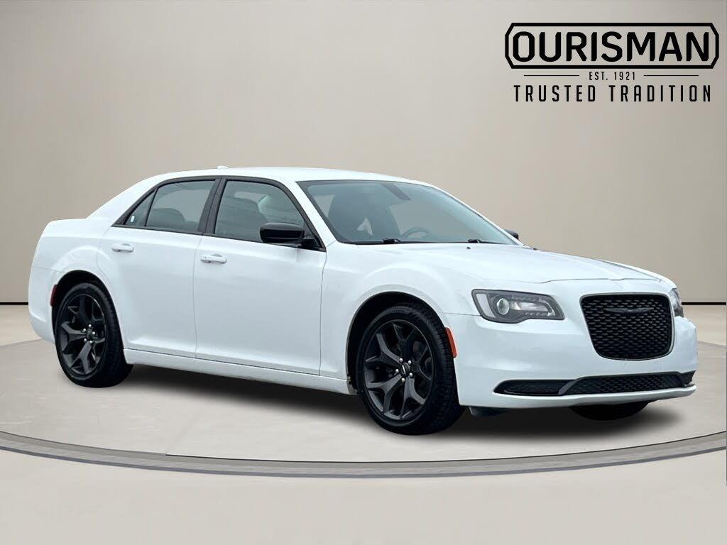 2021 Chrysler 300 Touring RWD
