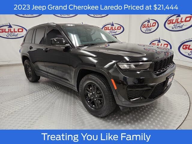 2023 Jeep Grand Cherokee Laredo RWD