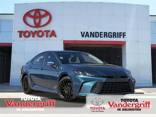 2025 Toyota Camry LE FWD