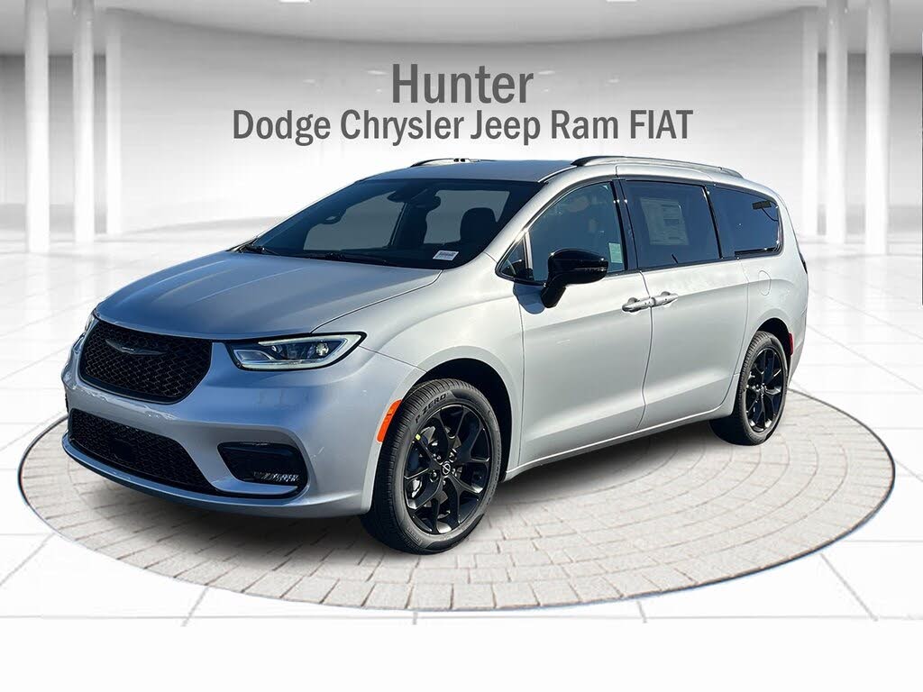 2026 Chrysler Pacifica Select AWD