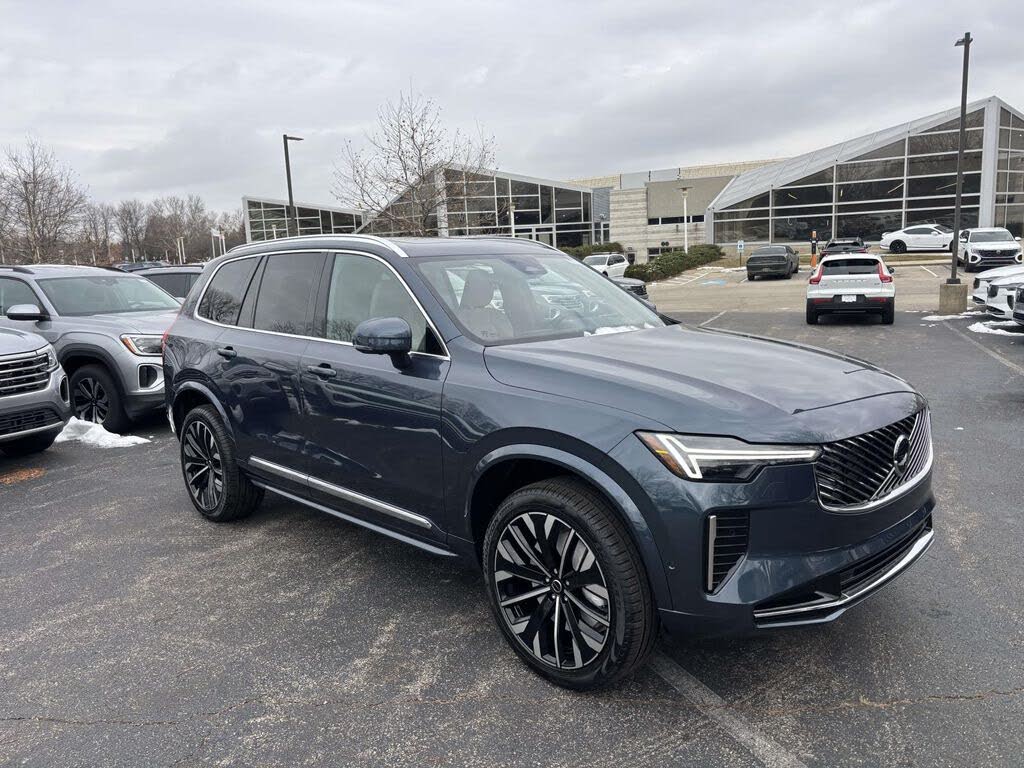 2026 Volvo XC90 B5 Plus 7-Passenger AWD