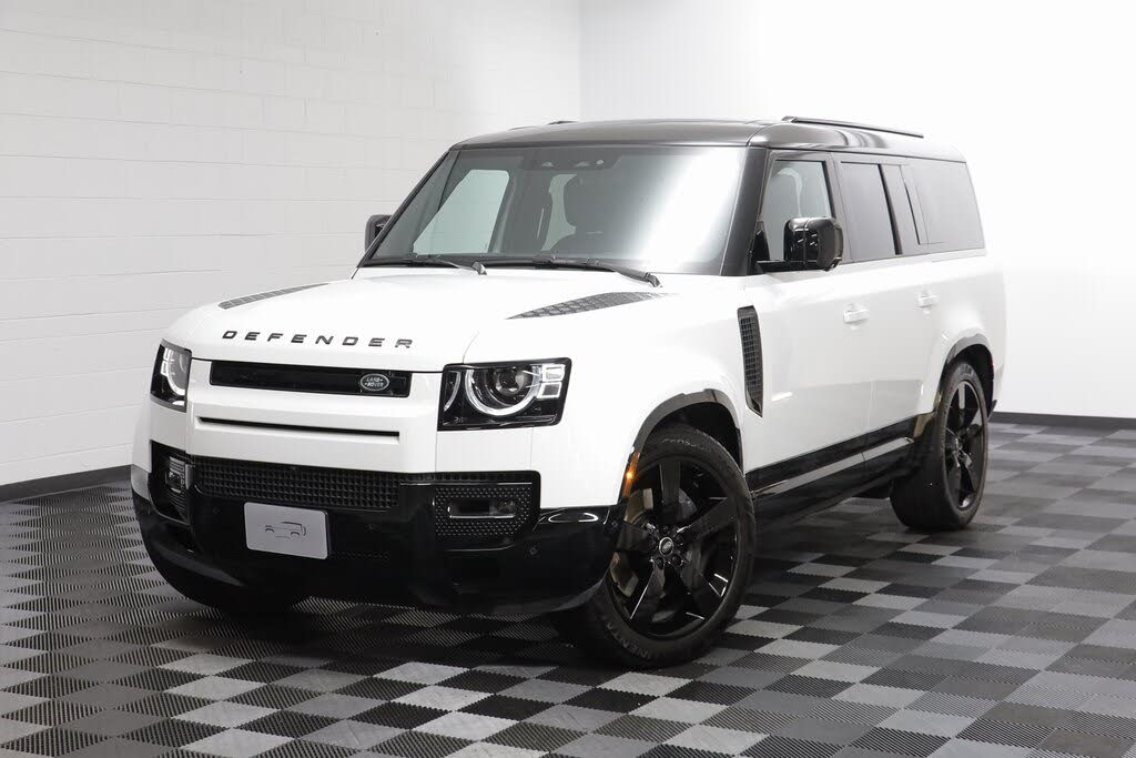 2025 Land Rover Defender 130 P400 X-Dynamic SE AWD