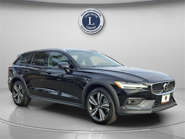 2025 Volvo V60 Cross Country B5 Plus AWD